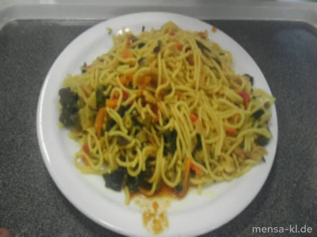 "Bami Goreng": Indonesisches Nudelgericht mit Gemüse (1,Gl,Sf,Se,So,V,V+) und Salat (V,V+) | Vegan