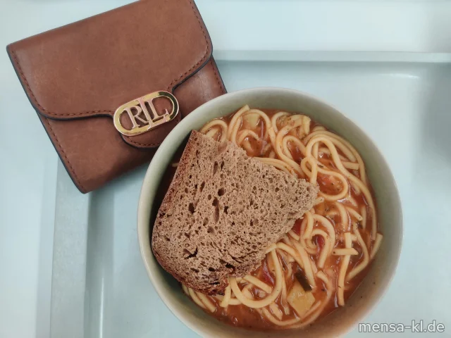 Italienische Gemüsesuppe &quot;Minestrone&quot; mit Eiernudeln (Gl,Ei,Sl), dazu eine Scheibe Bauernbrot (Gl)