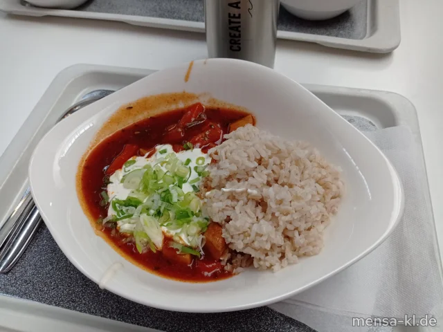 Hähnchen Tagine (Sl,G) mit Vollkornreis, dazu Limetten-Joghurt-Dip (La)