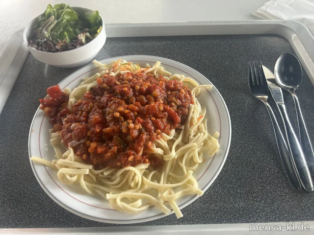 Gemüsenudeln (Gl,Sl), veganer Käse Greek Style und Salat