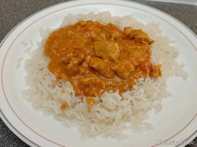 Indisches Geflügelcurry mit Kartoffeln und Gemüse (2,Sl,Sf,So,G), dazu Reis und Salat
