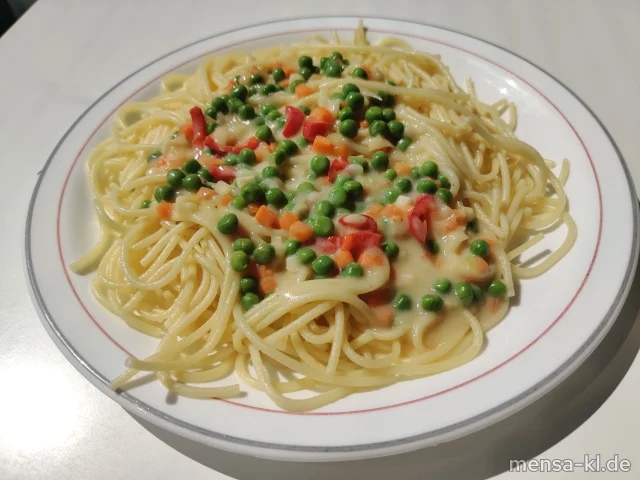 Cremige Spaghetti mit Gemüse, Chili, Erbsen und Zitrone (1,Gl,Sl,So), dazu Salat