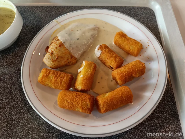 Hähnchenbrustfilet (G) mit Frischkäsekräutersoße (2,Gl,La), Kroketten (Gl) und Salat