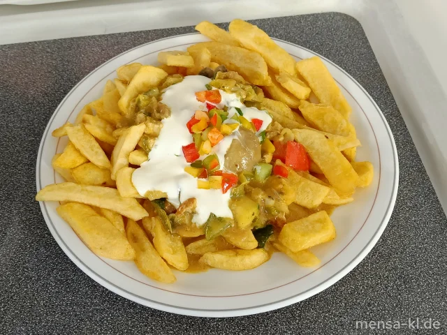Große Portion Steakhouse-Fries, dazu thailändische Gemüsepfanne mit Putenstreifen (2,Gl,Sf,Se,So,G), bunter Paprika, Limettenfrischkäse-Dip (1,2,La) und Salat