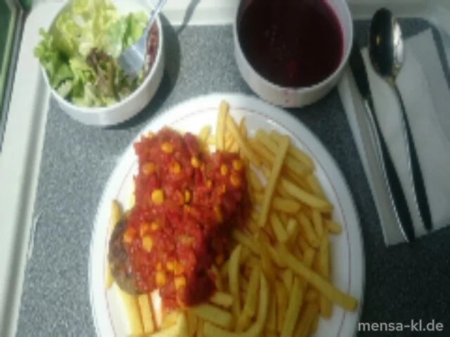 Zwei Köfta (Rinderhacksteak mit Gemüse und Hirtenkäse) (Gl,Ei,La,R) mit Pusztasoße (9,Sl), Pommes frites und Salat