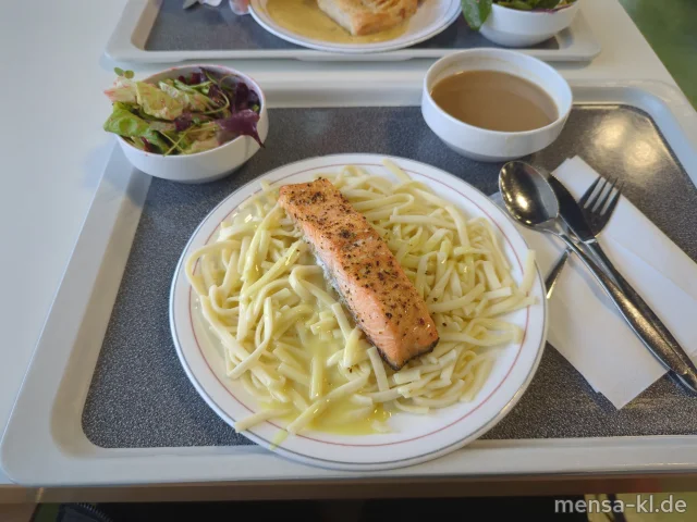 Lachsfilet (Fi) mit Limetten-Soße (1,2,Gl), Tagliatelle (Gl) und Blattsalat mit Wildkräutern