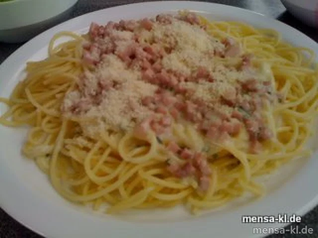 Spaghetti "Carbonara" mit Schinken-Sahnesoße(S/2/3), geriebener Hartkäse und Salat