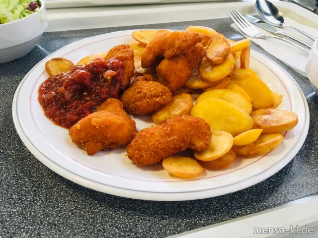 Hähnchencrossies (Gl,G) mit Salsa-Dip, Pommes-Chips, dazu Salat (Sf)