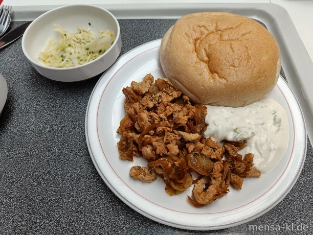 Putengyros (G) mit Tzatziki (1,9,Gl,Ei,La,Sf), Dönerbrot (Gl,Se) und Krautsalat (1,5,9,Gl,Ei,Sw,Sf)