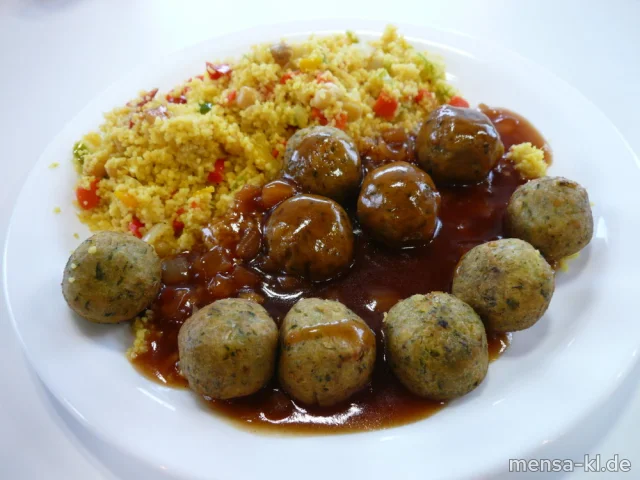 Falafel (1,Gl,Sl,V,V+) mit Zwiebel-Granatapfelsoße (1,Gl,V,V+), Couscous (Gl,Sl,V,V+) und Salat (V,V+) | Vegan
