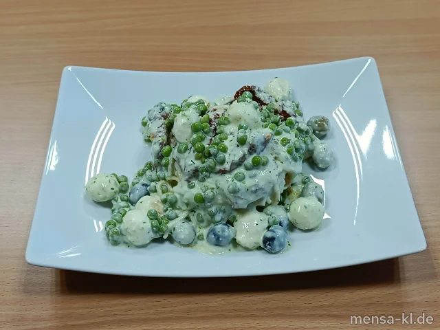 Pasta-Salat Adria mit Mozzarella, Kirschtomaten, Erbsen und Rucola (Gl,La), dazu Joghurt-Dressing (1,5,La,Sw,Sf)