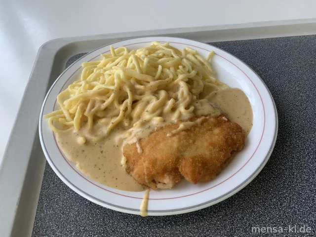 Gegrillte Hähnchenbrust (Gl,G) mit Kräuter-Käse-Soße (Gl,La) und Spätzle (Gl,Ei), dazu ein Beilagensalat nach Wahl