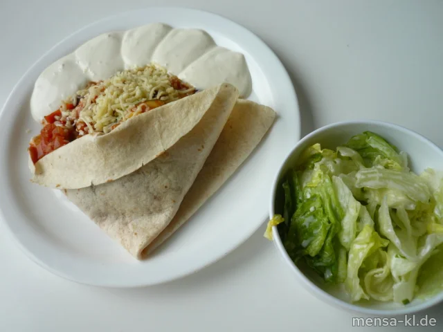 "Burrito": Tortilla mit feuriger Gemüsefüllung (2,9,Gl,La,Sl,So,V), geriebenem Käse (La,V), Sour Cream (9,Gl,Ei,La,So,V) und Eisbergsalat (V)