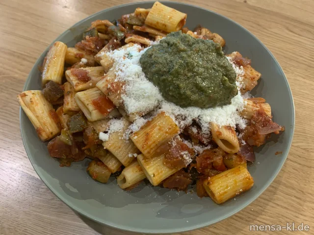 Penne Rigate mit mediterranem Gemüse in Tomatensugo (3,Gl)