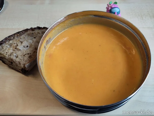 Karotten-Süßkartoffel-Eintopf (Gl,Sl), dazu eine Scheibe Bauernbrot (Gl)