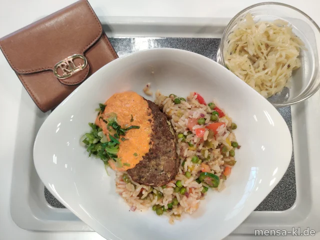 Hacksteak Croatia (Gl,Ei,La,R,S,Gt) mit Djuvec-Reis, dazu Ajvar-Dip (Sl) und Krautsalat (1,3,5,Ei,La,Sw)