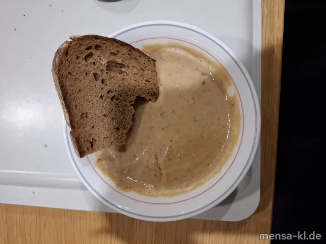 Kastaniencremesuppe (Gl,La,Sl), dazu Bauernbrot (Gl)