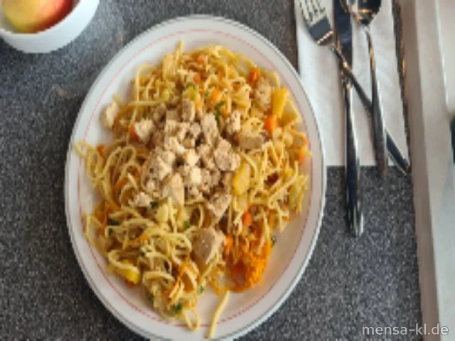 Sesamnudeln mit Möhrenstreifen, Sellerie, Ingwer, Ananas und Rosinen (2,Gl,Ei,Sl,Se,So), gezupfter Tofu (Se,So), Mandeln (Nu), dazu ein Apfel