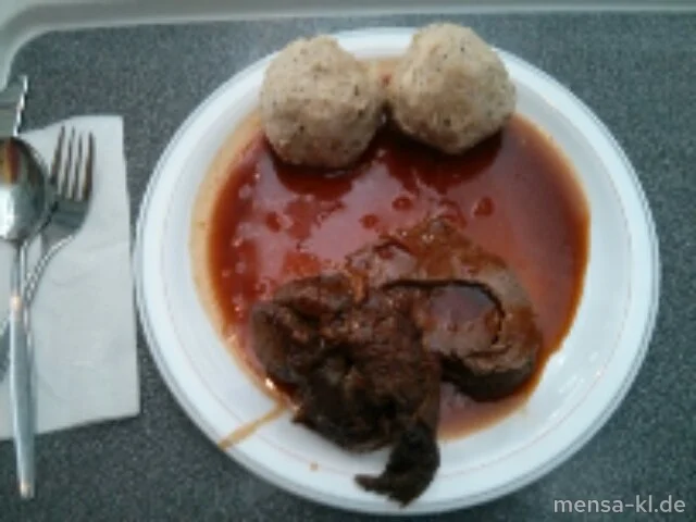 Rinderrollbraten (2,3,4,R) mit Bratensoße und Weckknödel
