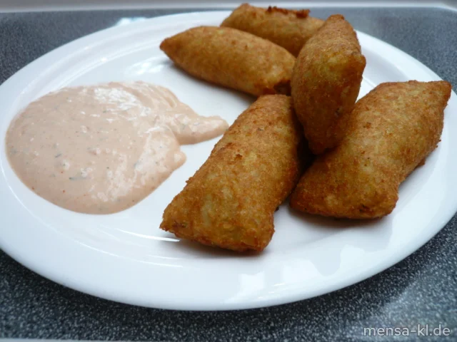 Kartoffeltaschen mit Frischkäse und Kräutern gefüllt (2,3,V), Cocktail-Dip (1,V) und Salat (V)