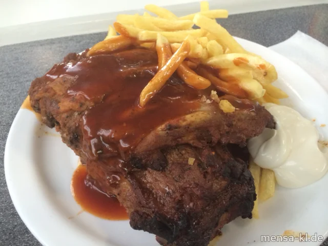 1/2 kg Spareribs (S,Lfrei) mit Barbecuesoße (1,4,Lfrei) und Pommes frites (Lfrei)