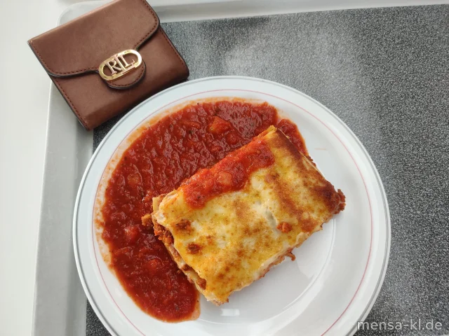 Lasagne "Bolognese" mit Rinderhackfleisch (Gl,Ei,La,Sl,R), Tomatensugo (Gl) und Salat (Ei,La)