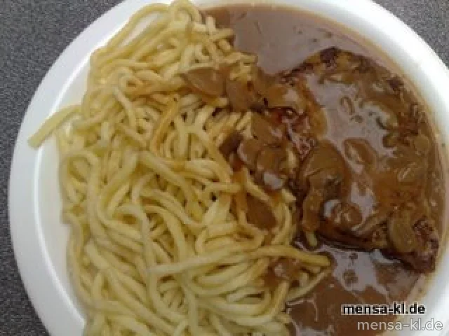 Schweinerückensteak mit Champignon-Rahmsoße und Spätzle