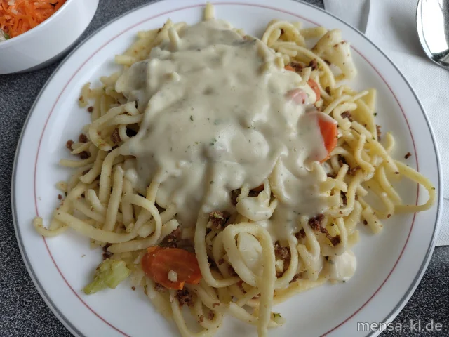 Spätzle-Gemüse-Pfanne (1,Gl,So), dazu einen Beilagensalat nach Wahl