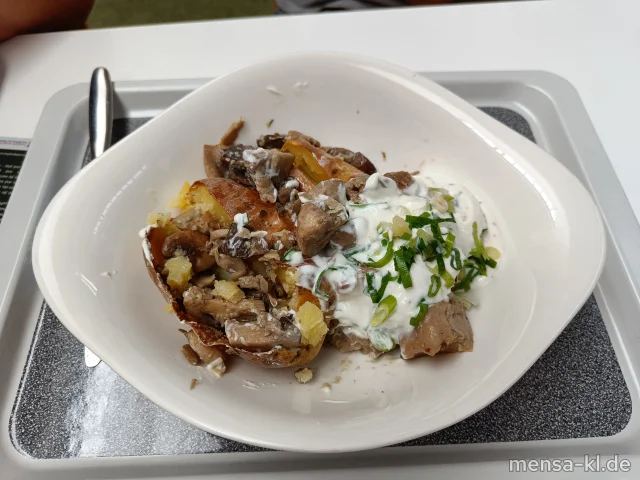 Grumbeer-Power: Ofenkartoffel (V) mit gebratenen Pilzen (V) und Ricotta-Creme (La,V)