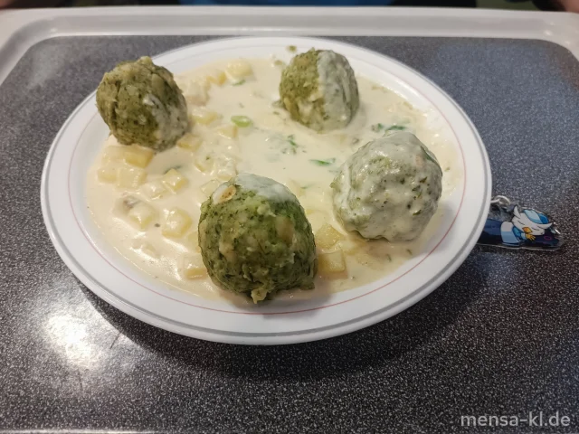 Hausgemachte Spinatknödel (Gl,Ei,La,Sl) mit Kartoffel-Käse-Soße (Gl,La,Sl)